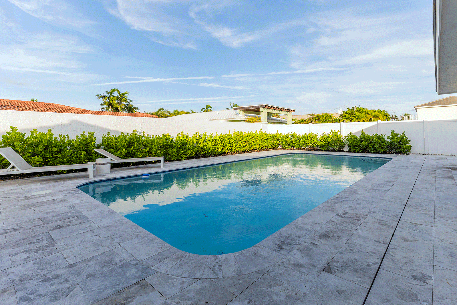 2415 NE 35th Dr, Fort Lauderdale, FL 33308