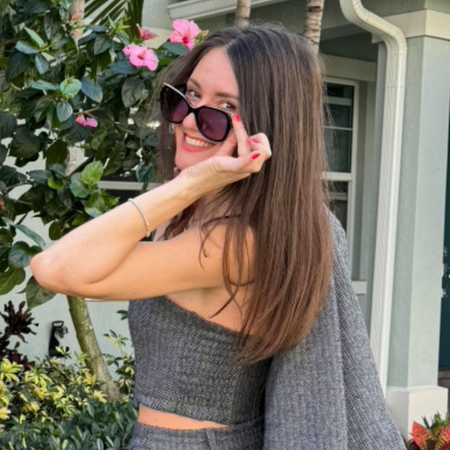 Viktoria Kuztensova, Sales Associate