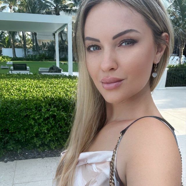Marina Melnikova, Sales Associate