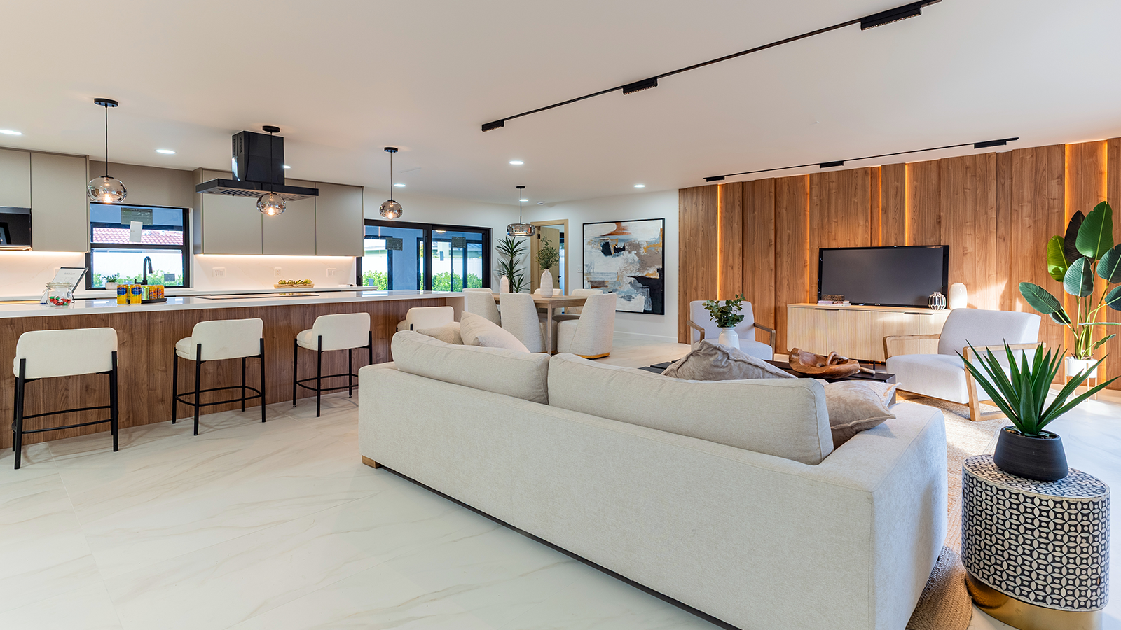 Selling a Home in South Florida: Pricing, Marketing, and Strategy