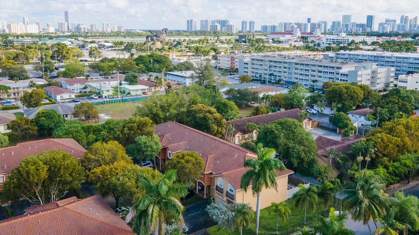 Buying a Condo in South Florida: HOA Fees, Reserves, and Assessments