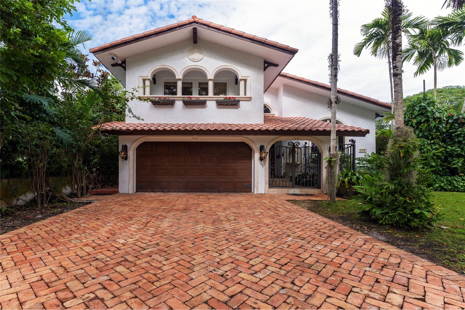 935 Malaga Ave, Coral Gables, FL 33134