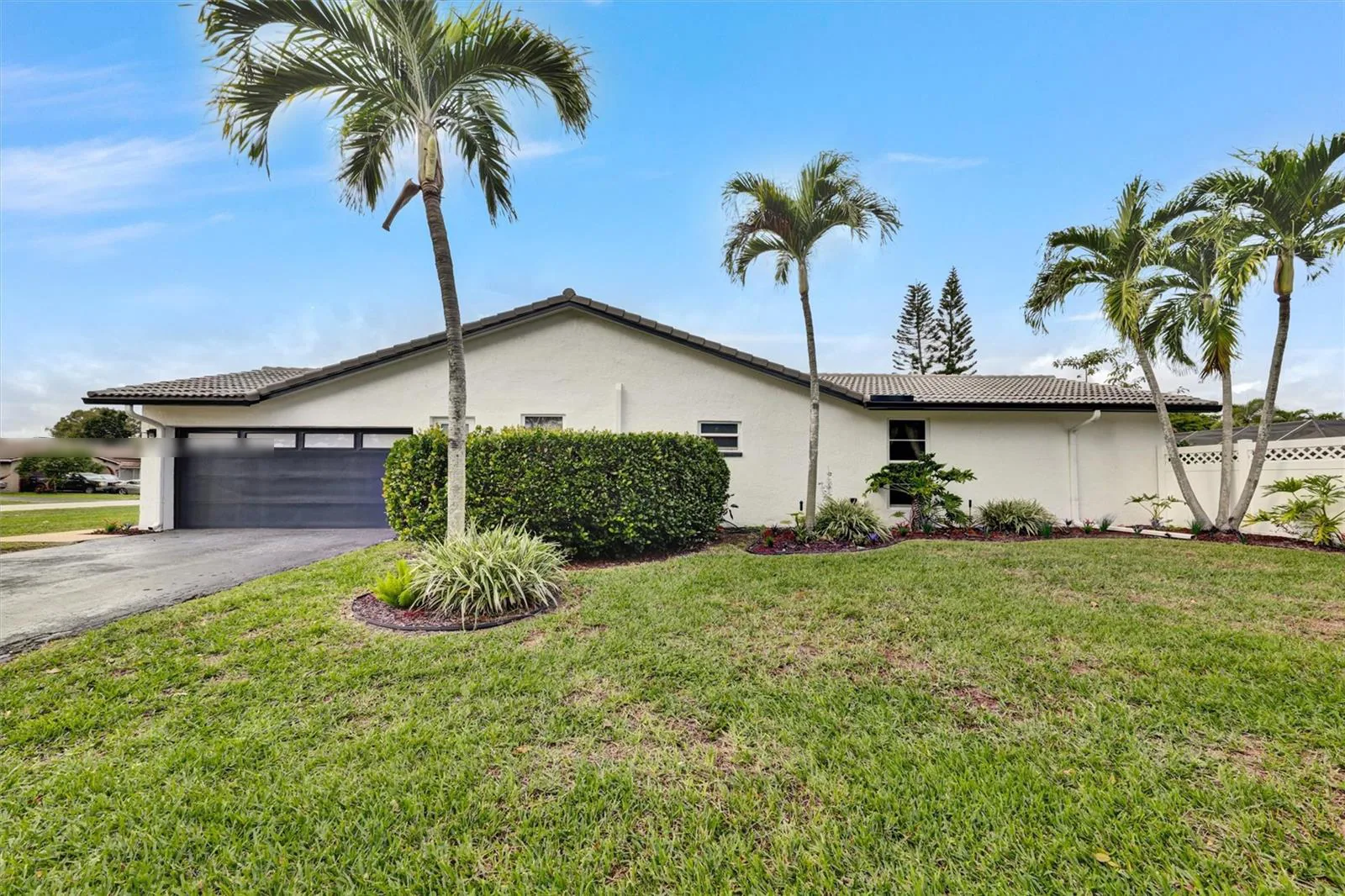 8519 Ramblewood Dr, Coral Springs, Florida
